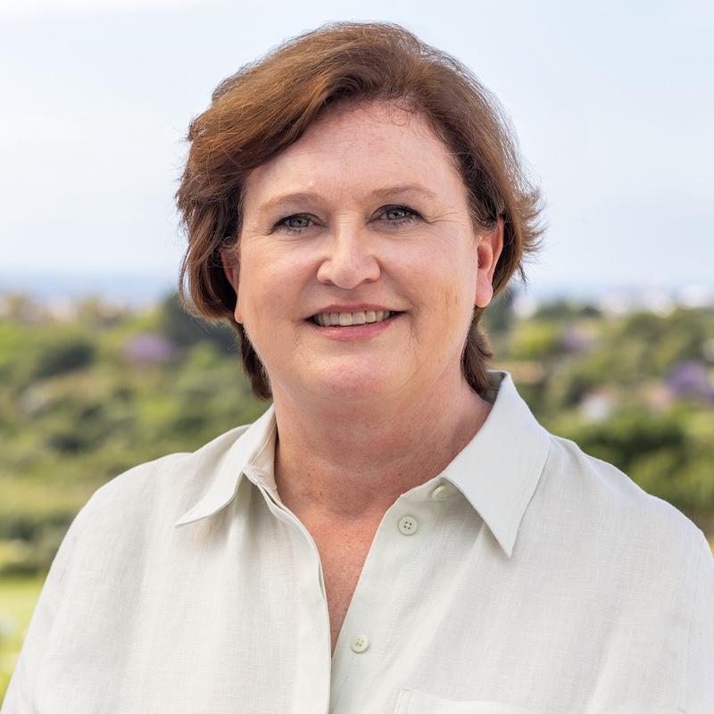 Hilary Penney — Realista